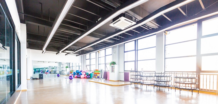 工廠監控壞了，導致線路中零線帶電，交流充電樁不能使用，請問如何判斷??電車的家用充電樁和隨車充電氣結構工作原理是一樣的么 